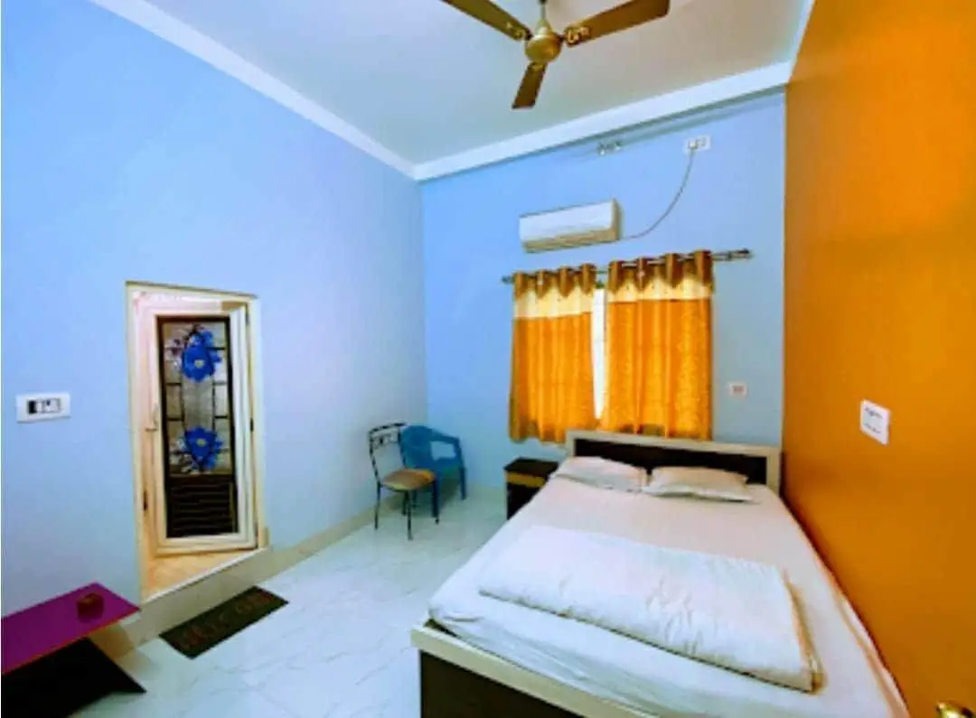 OYO 82712 Gangamoyee Hotel 7