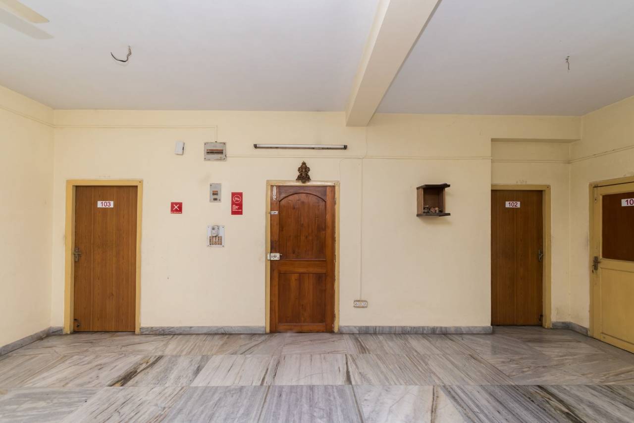 OYO Flagship 9220 Sai Intl Guest House 5
