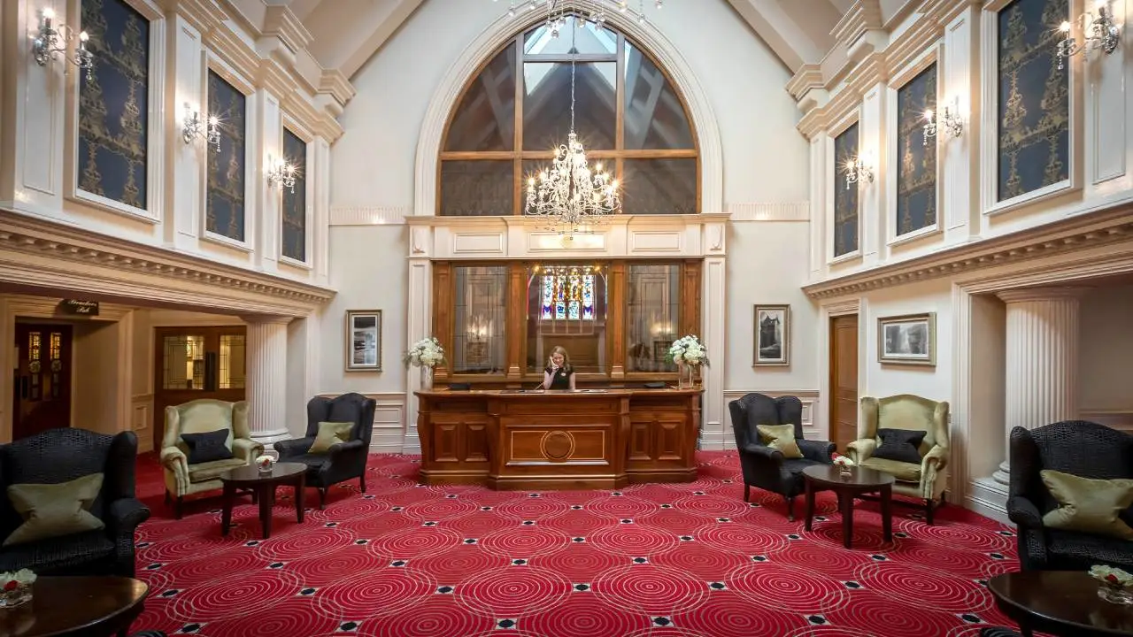 Great National Temple Gate Hotel 7
