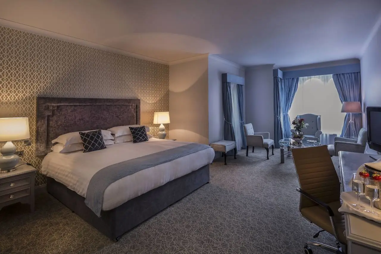 Treacys Oakwood Hotel, Shannon 3