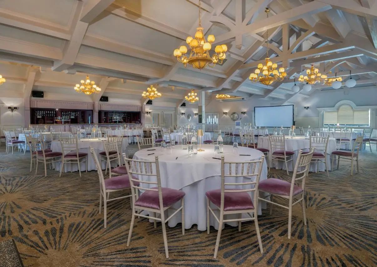Treacys Oakwood Hotel, Shannon 4