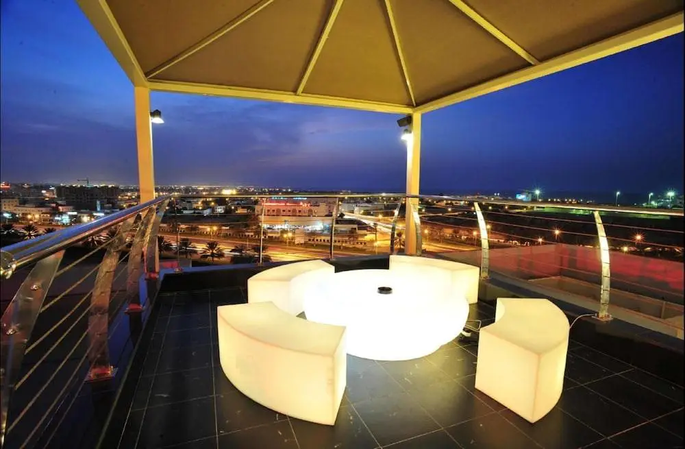 Golden Tulip Muscat 7