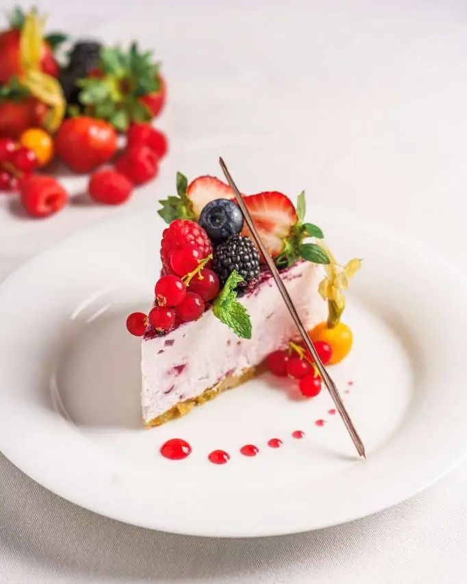 Golden Tulip Muscat 4