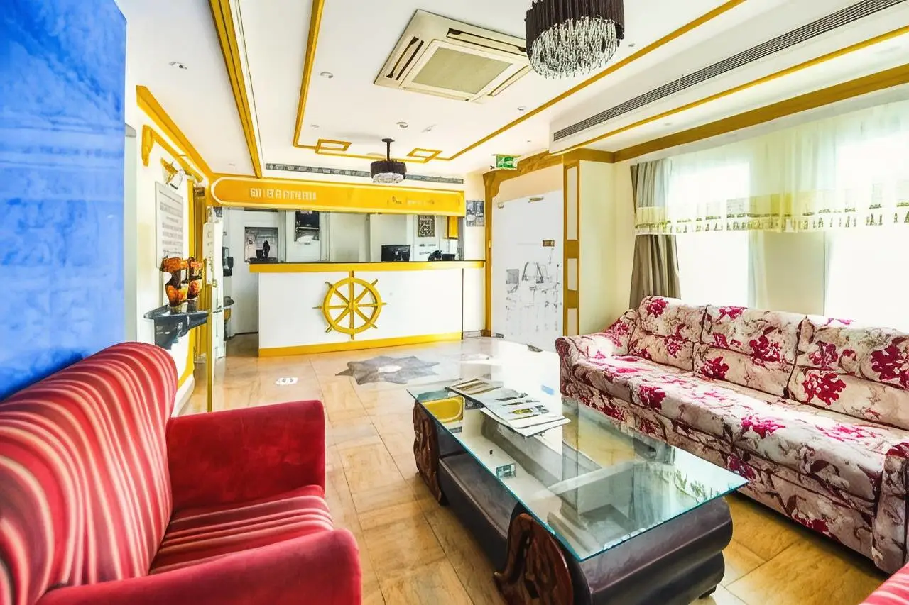 Marina Hotel 5