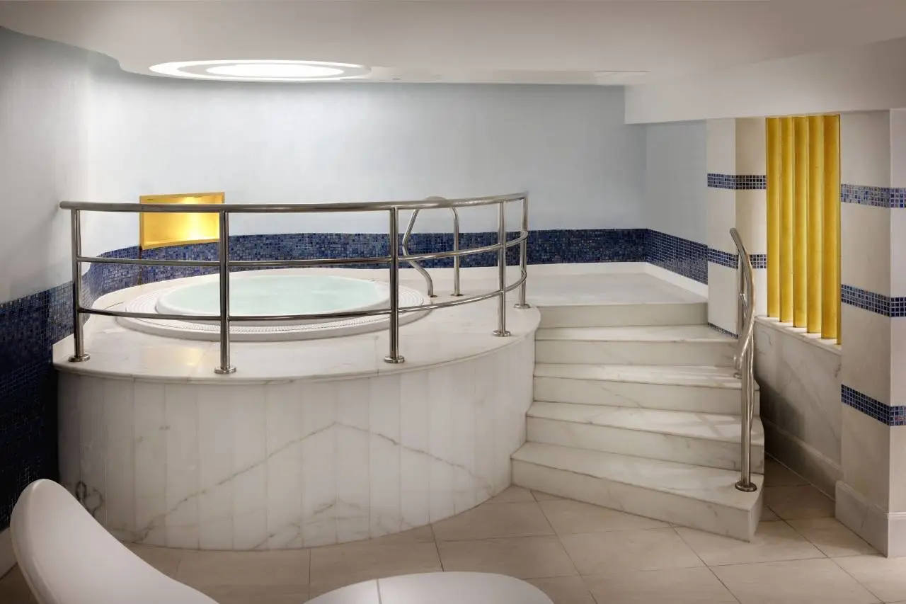Sheraton Oman Hotel 5