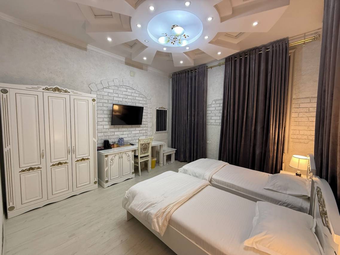 Ideal Hotel 3