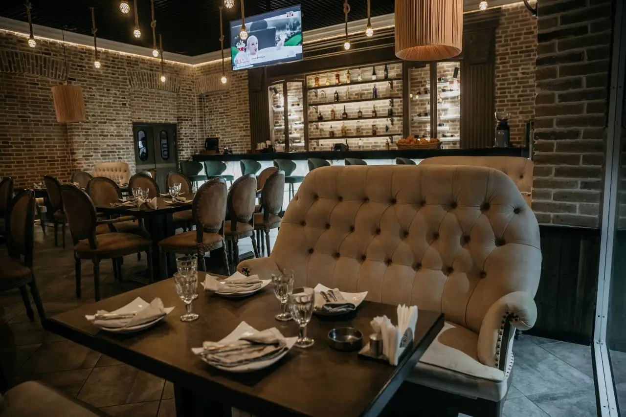 Shahlo Hotel 4