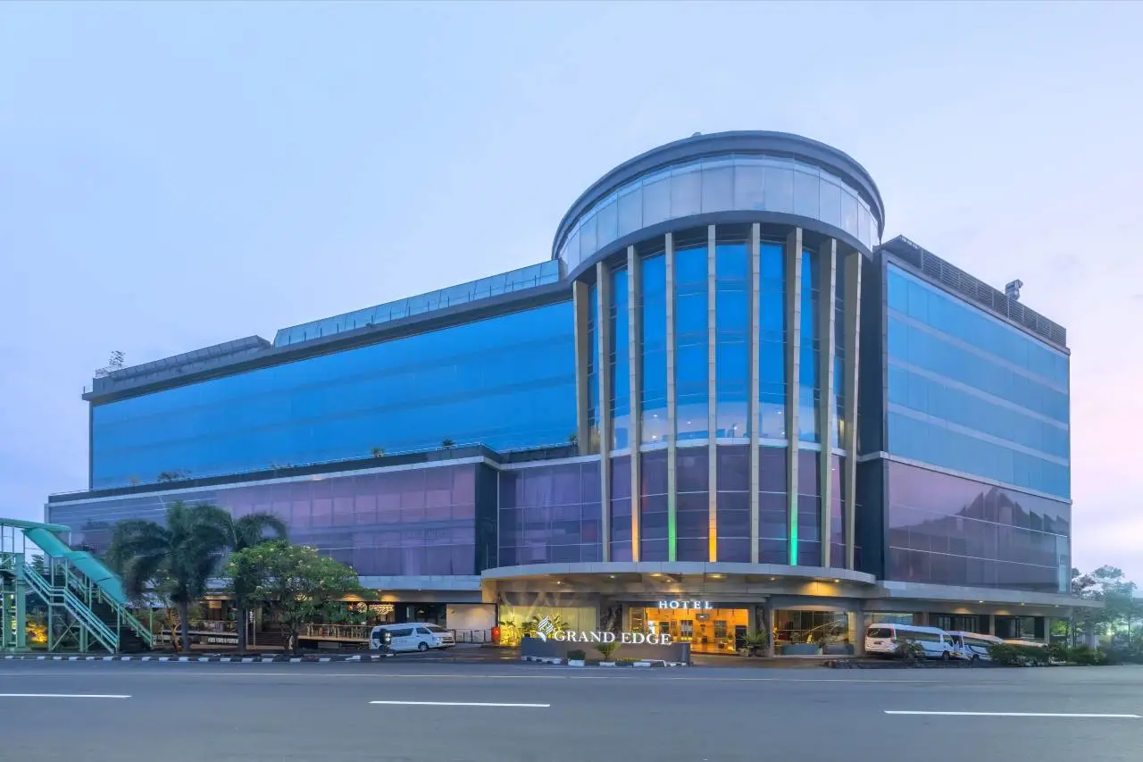 Grand Edge Hotel Semarang 1