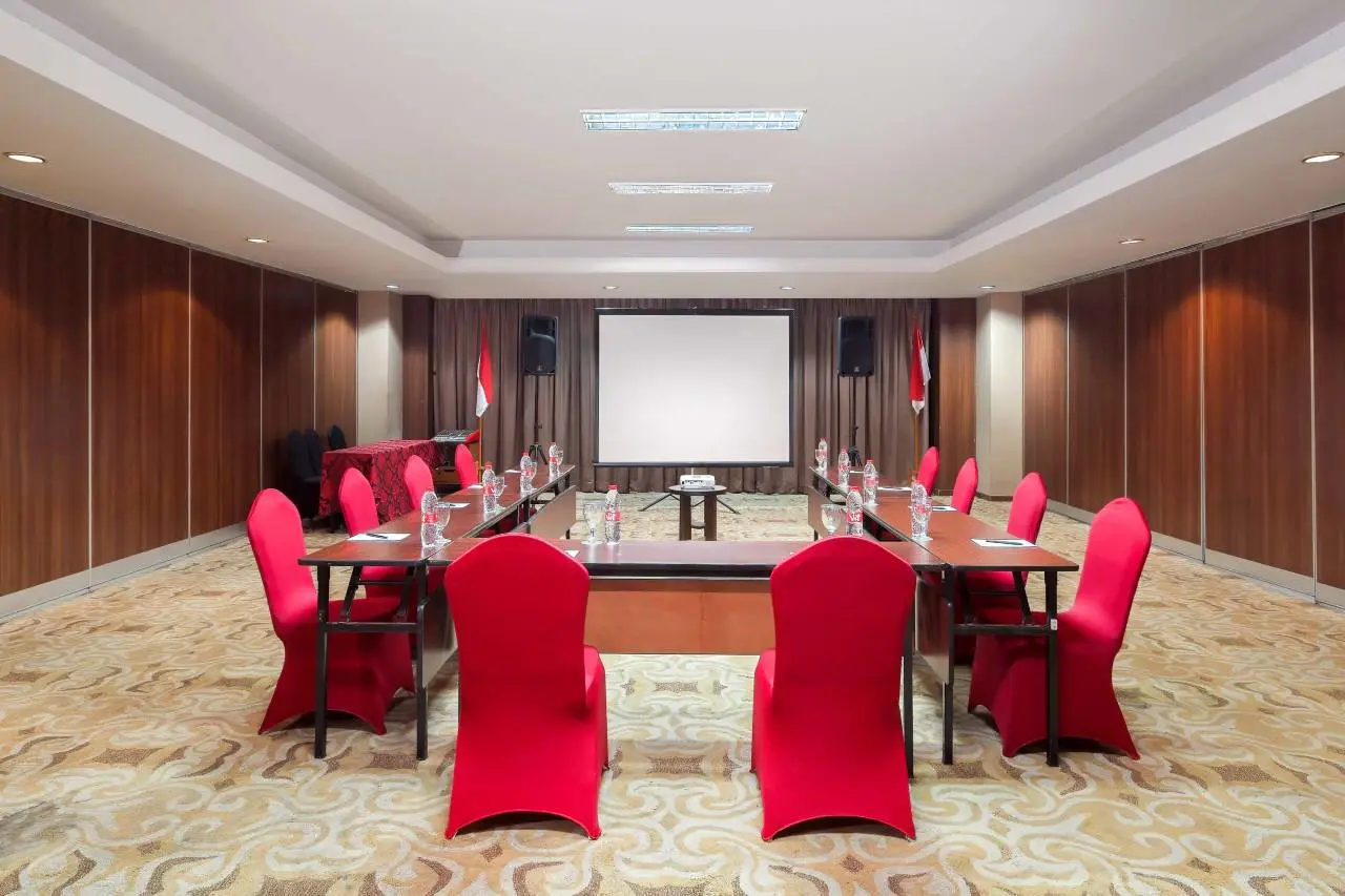 Grand Edge Hotel Semarang 6