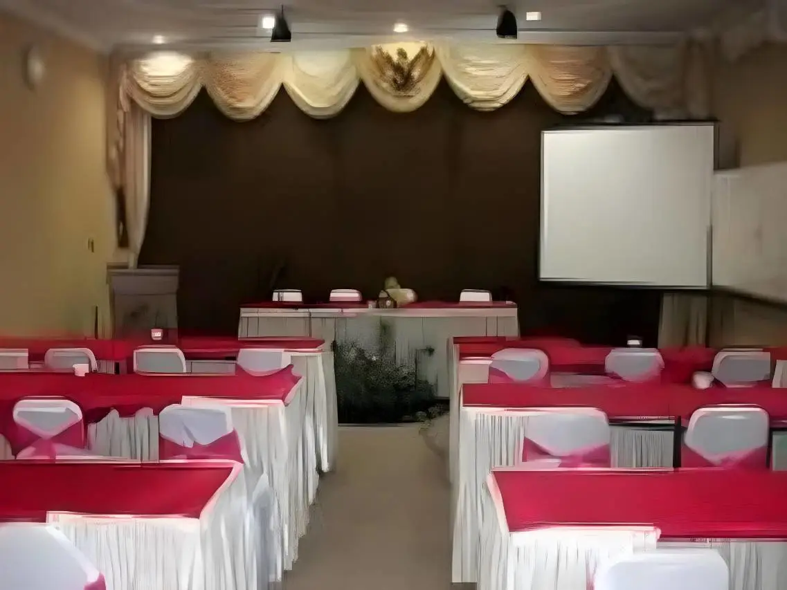 New Siliwangi Hotel and Restaurant 4