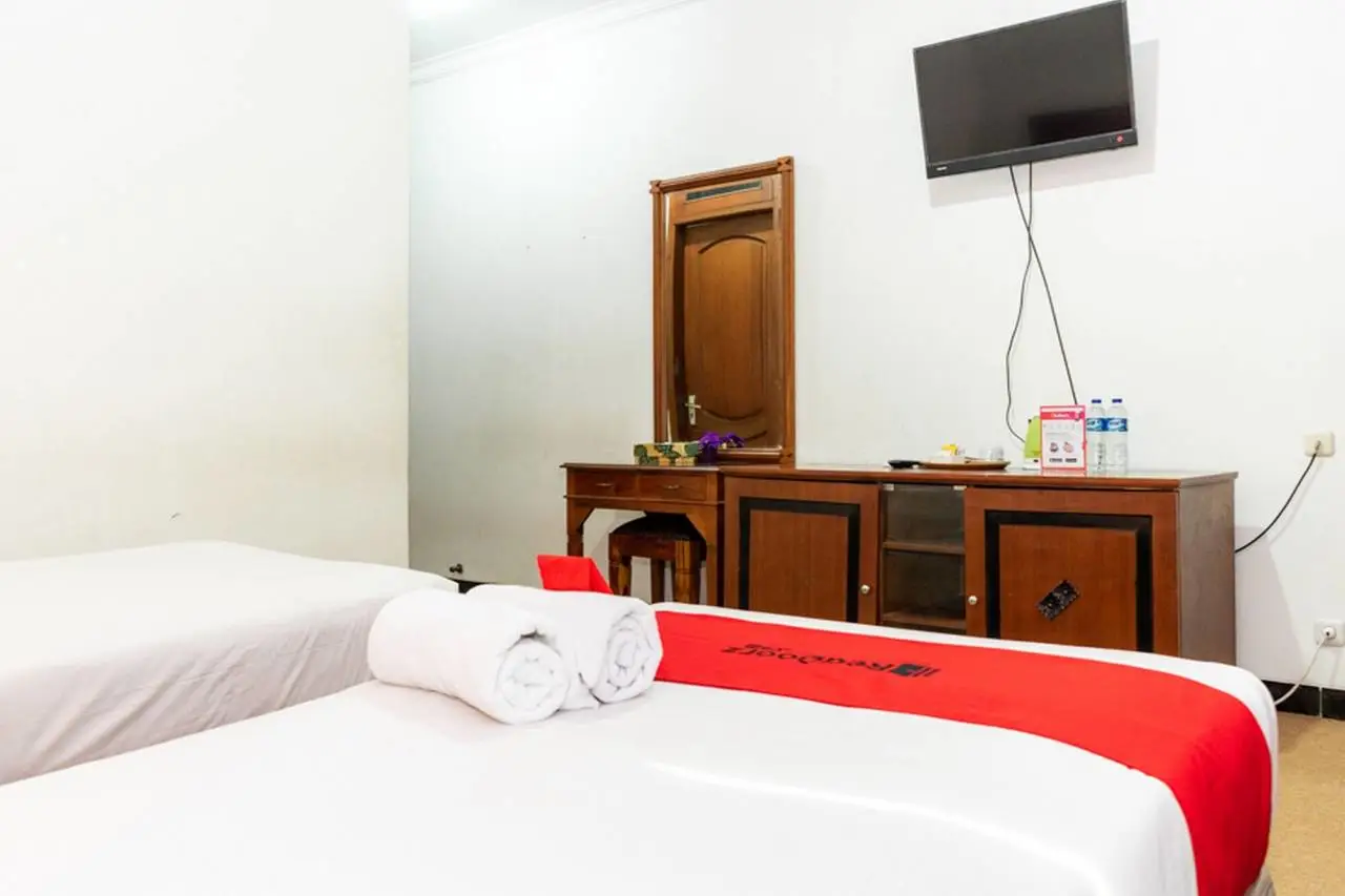 RedDoorz Plus Syariah Near Java Supermall Semarang 2 7