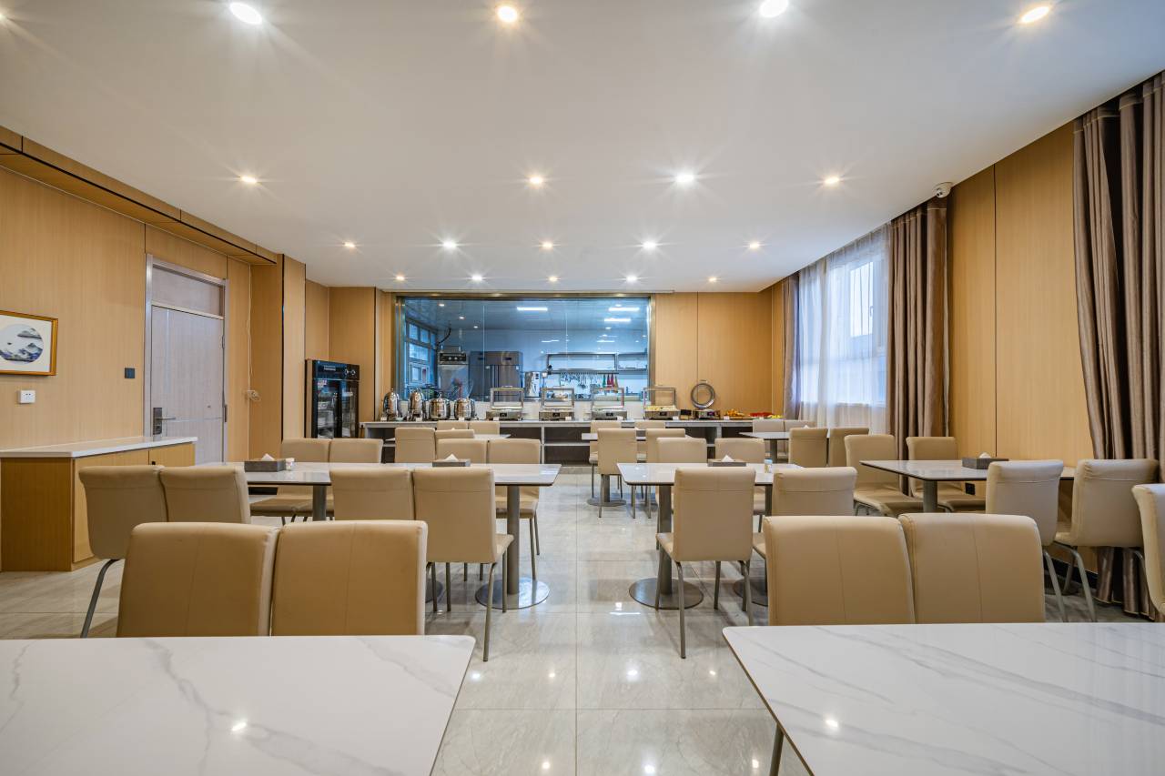 Elong International Hotel (Kashgar Ancient City Wanda Store) 4