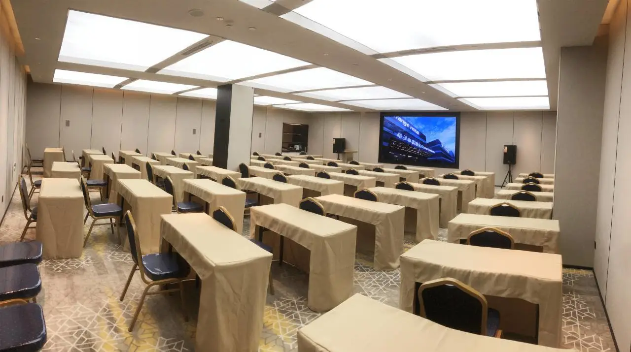 Tianjin Binjiang Avenue Pedestrian Street Orange Crystal Hotel 6