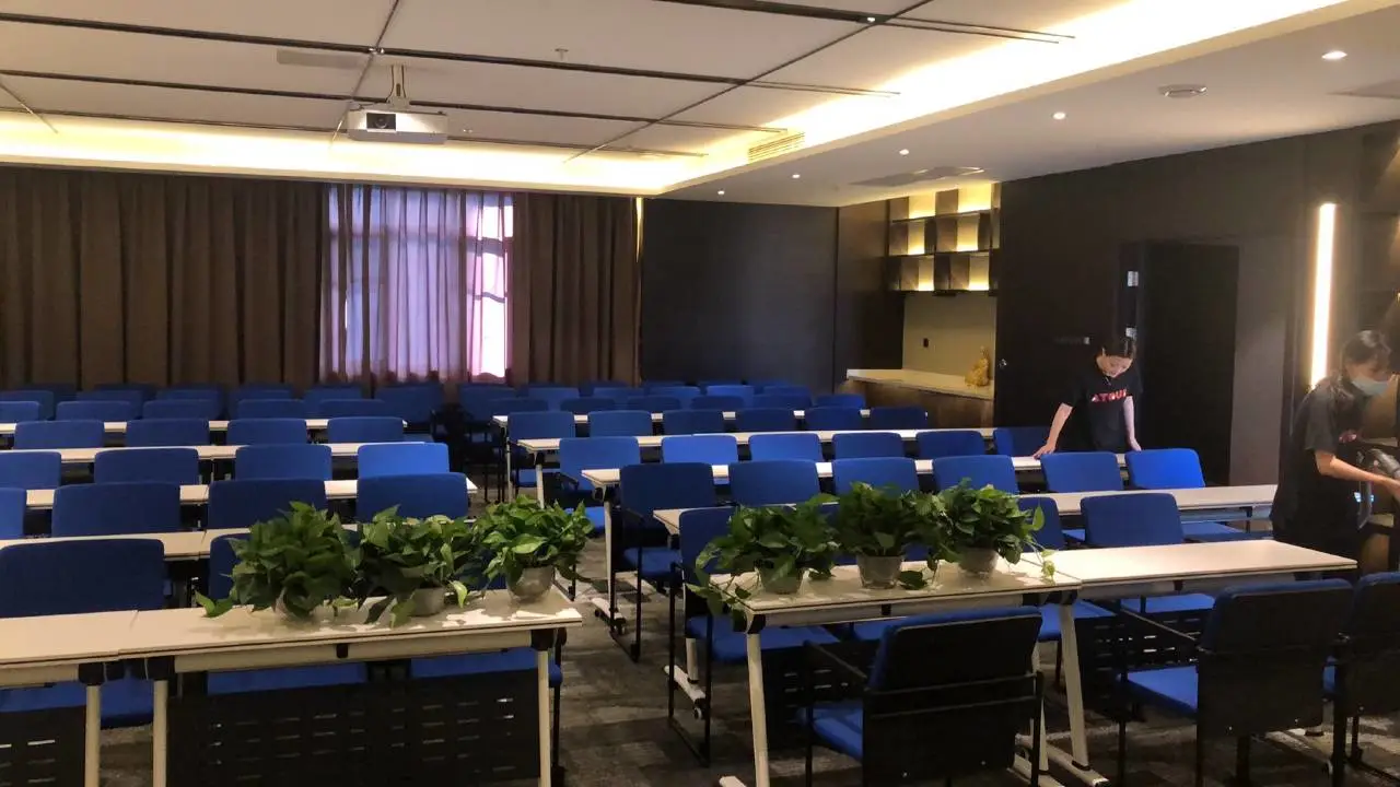 Vienna Hotel (Tianjin Olimpic Center & Tumor Hospital Subway Station) 6
