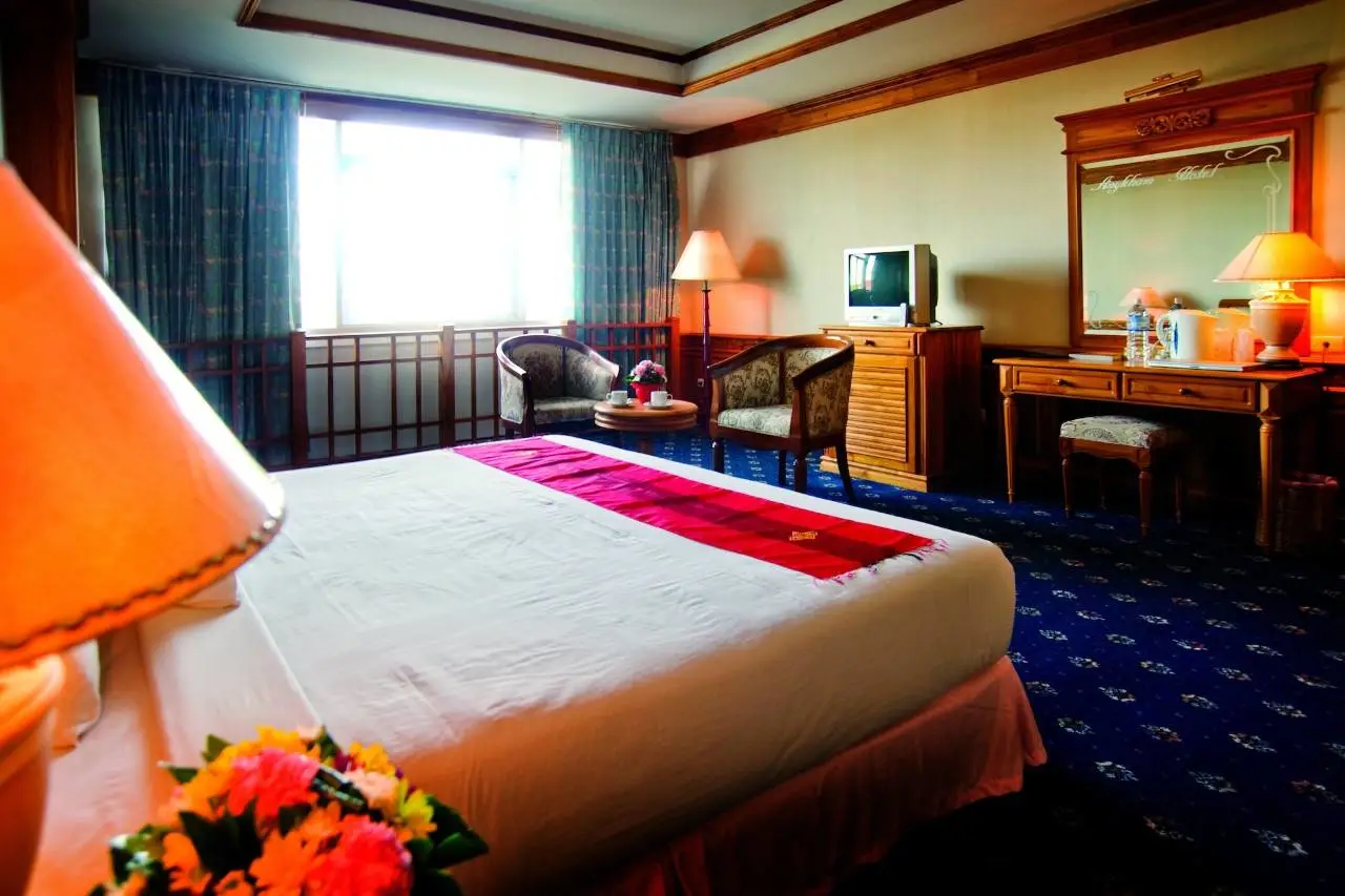 Angkham Hotel 2