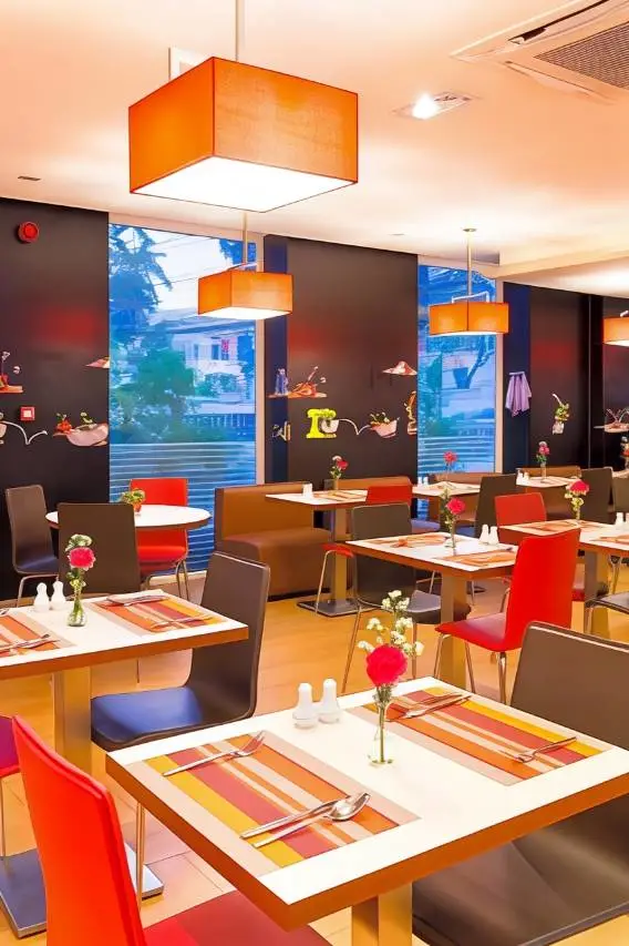 Ibis Vientiane Nam Phu 4