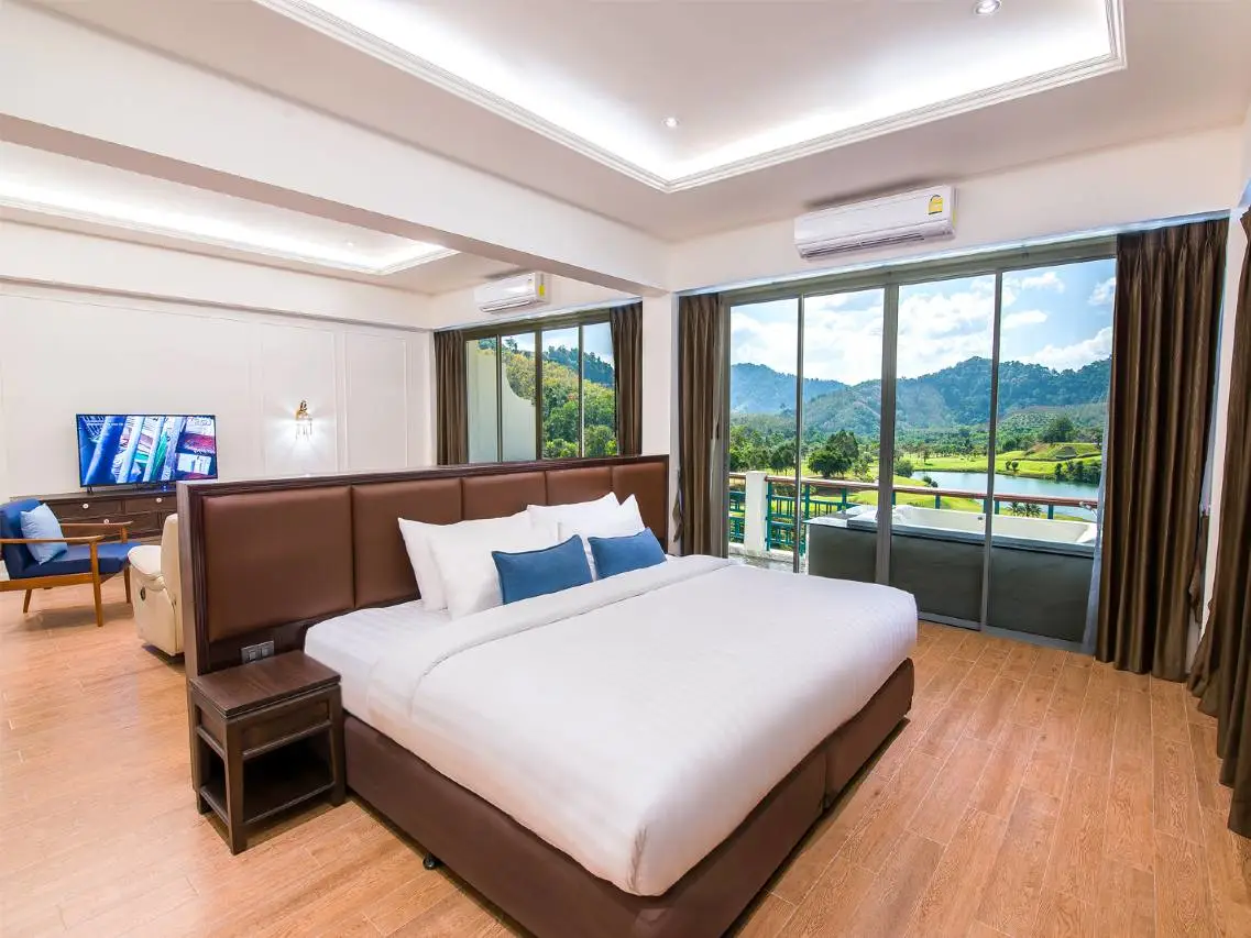 Katathong Golf Resort & Spa 3