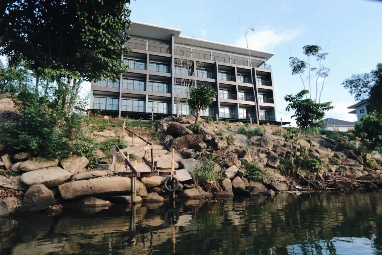 Riverawan Hotel 1